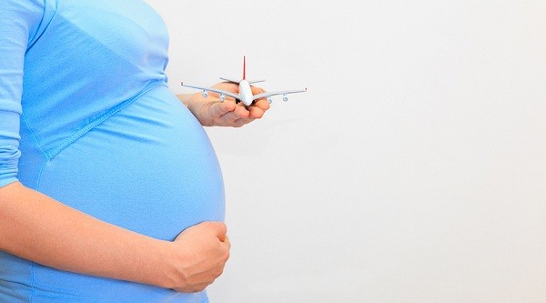 Phụ nữ mang thai đi máy bay cần mang những giấy tờ gì?