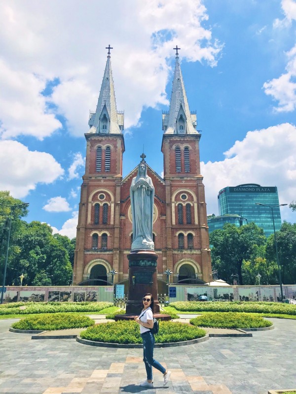Nhà thờ Đức Bà - điểm nhấn của thành phố Hồ Chí Minh