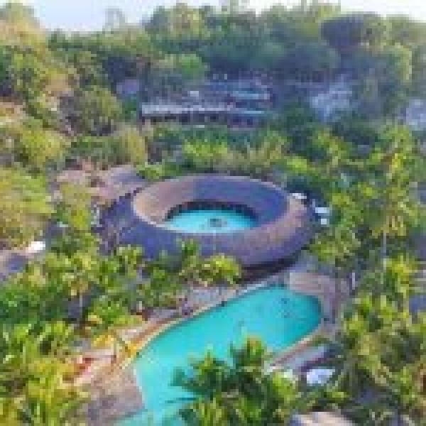 Săn vé giá rẻ đi Nha Trang- khám phá bể bơi và công viên nước khoáng đầu tiên ở Việt Nam