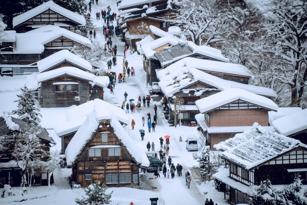 Đại lý vé máy bay – Ngôi làng tuyết đẹp như cổ tích ở Nhật Bản