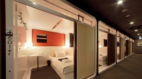 Đại lý vé máy bay – Khách sạn hộp ngủ ở Hong Kong