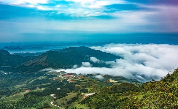 Tổng đài vé máy bay – Biển mây trên đỉnh Mẫu Sơn