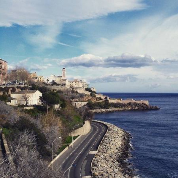Giá vé bay online – Đảo Corse: Một bước đến thiên đường