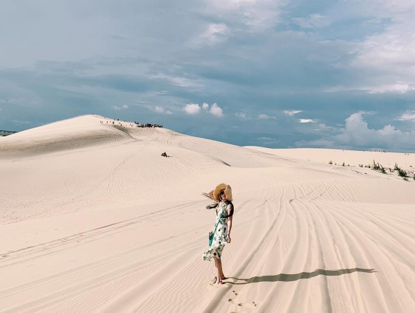 Săn vé máy bay giá rẻ khám phá Bàu Trắng – Tiểu sa mạc ở Phan Thiết