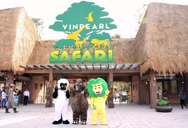 Đặt vé máy bay giá rẻ khám phá vườn thú bán hoang dã Vinpearl Phú Quốc