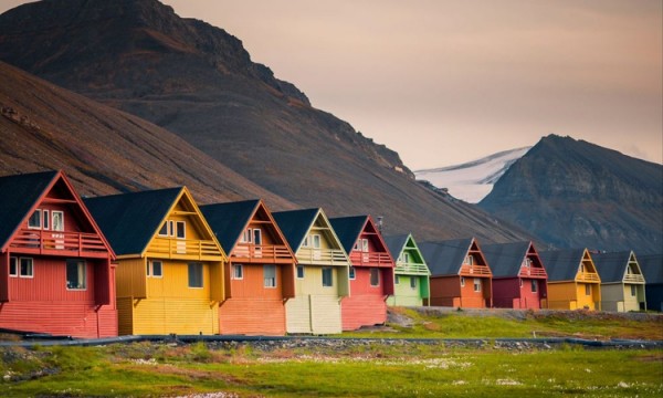 Đại lý vé máy bay – Thị trấn Longyearbyen nóng lên nhanh nhất thế giới