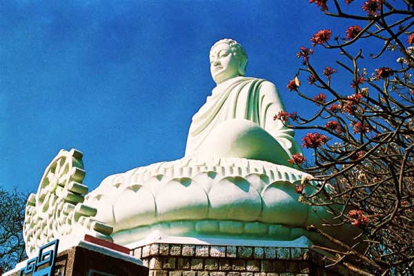 Đại lý vé máy bay – Khám phá 4 ngôi chùa “đẹp, lạ” ở Vũng Tàu
