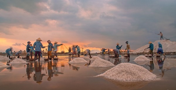 Đại lý vé máy bay – Khám phá đồng muối Hòn Khói, Nha Trang