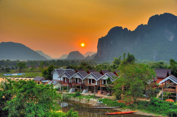 Đại lý vé máy bay – Khám phá Vang Vieng thị trấn bình yên và lãng mạn