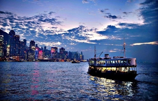 Đặt vé bay giá rẻ – Khám phá cảng Victoria Hong Kong