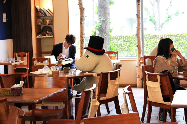 Tổng đài vé máy bay –  Moomin House, quán cà phê dành cho những người độc thân