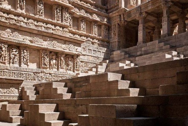 Tổng đài vé máy bay – Rani Ki Vav, giếng bậc thang gần 1.000 năm tuổi