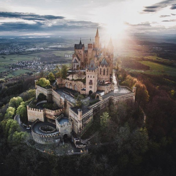Giá vé bay nội địa – Khám phá những lâu đài đẹp nhất thế giới