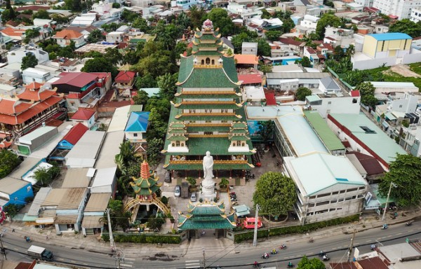 Giá vé bay nội địa  –  Ngôi chùa có chánh điện cao nhất Việt Nam ở Sài Gòn