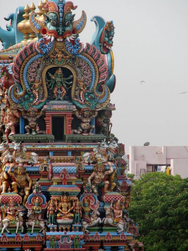 Đặt vé máy bay – Ngôi đền có kiến trúc kì lạ ở Ấn Độ
