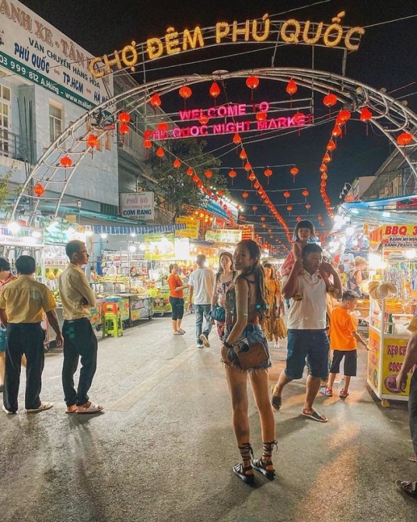 Giá vé bay nội địa – Thiên đường ẩm thực Chợ đêm Phú Quốc