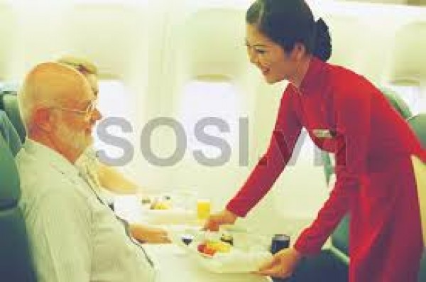 Người cao tuổi đi máy bay cần lưu ý điều gì?
