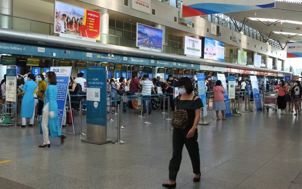 Du khách mắc kẹt sẽ rời Đà Nẵng bằng 2 chuyến bay đi Hà Nội, TP.HCM !